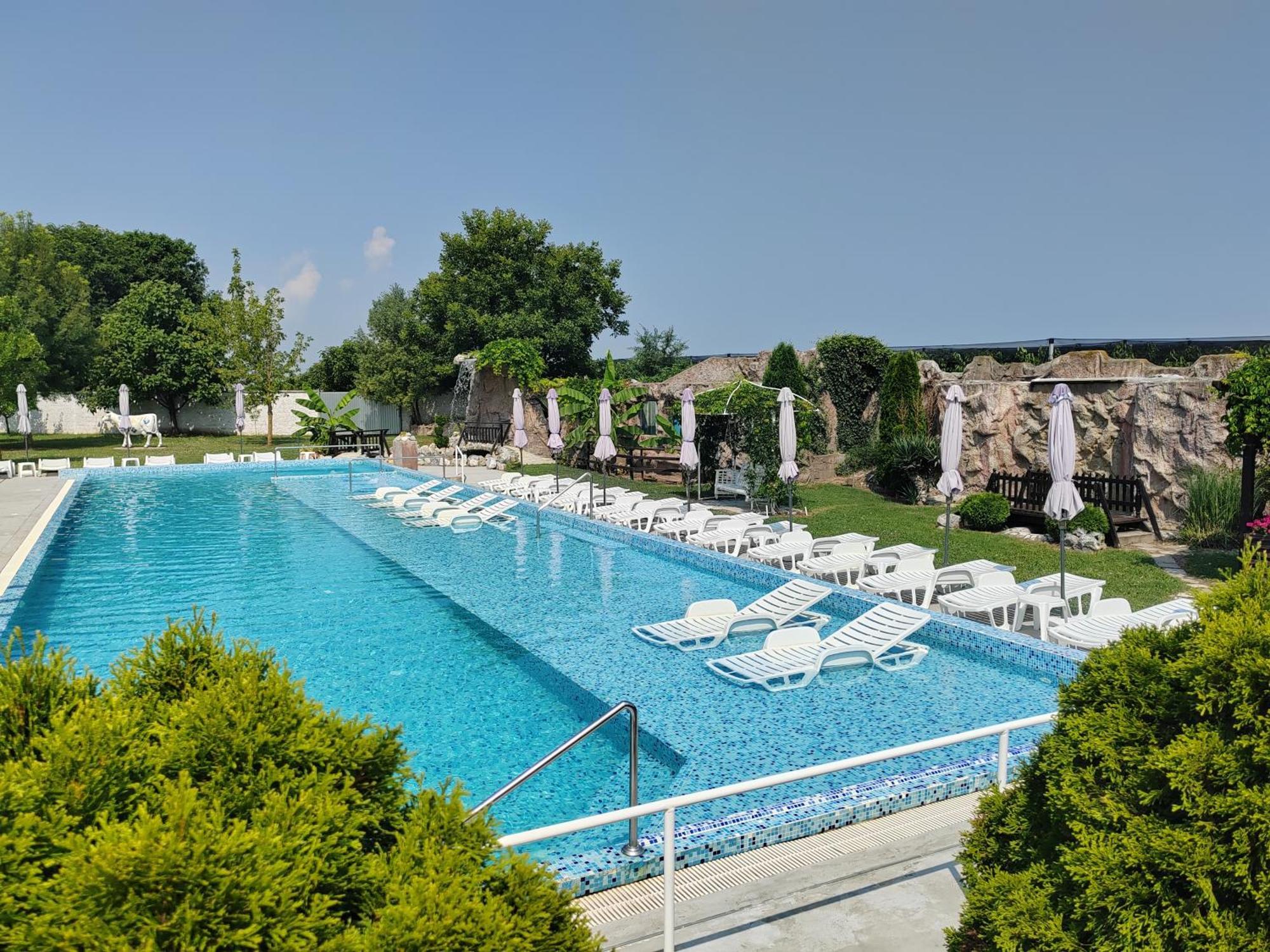 "Poseidon" Centar Aparthotel Stari Banovci Luaran gambar