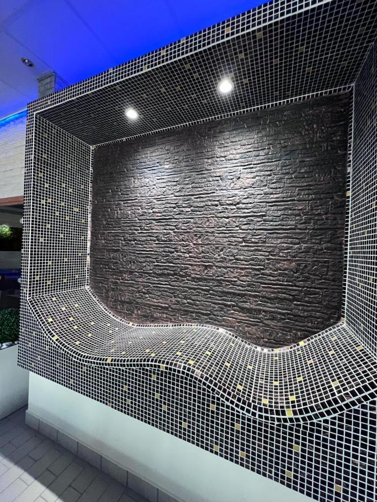 "Poseidon" Centar Aparthotel Stari Banovci Luaran gambar