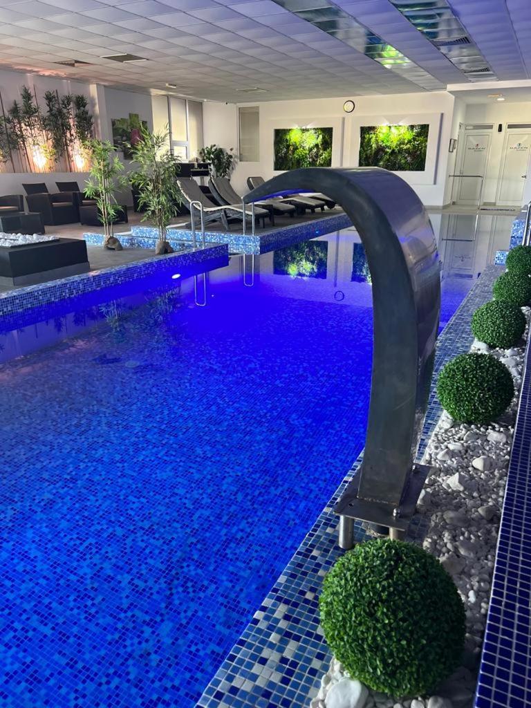 "Poseidon" Centar Aparthotel Stari Banovci Luaran gambar