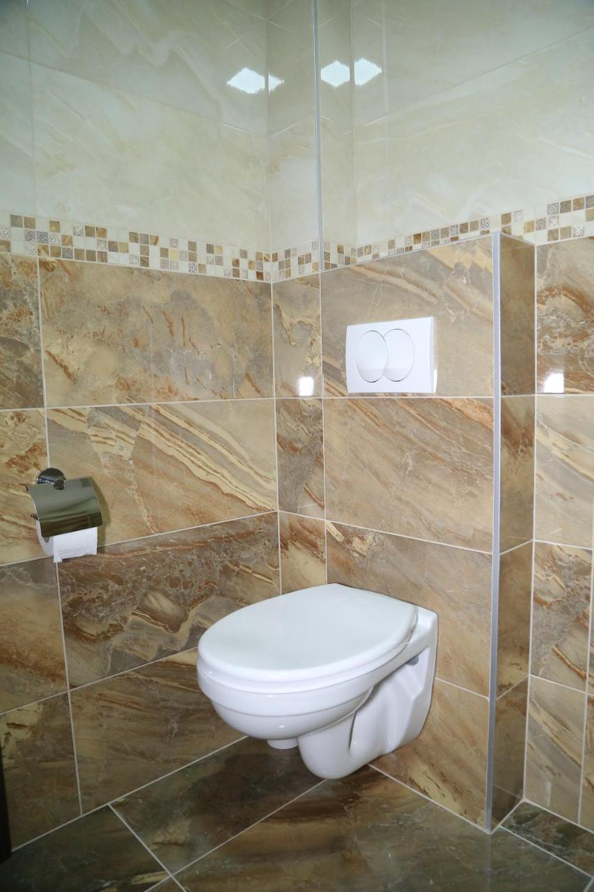 "Poseidon" Centar Aparthotel Stari Banovci Luaran gambar