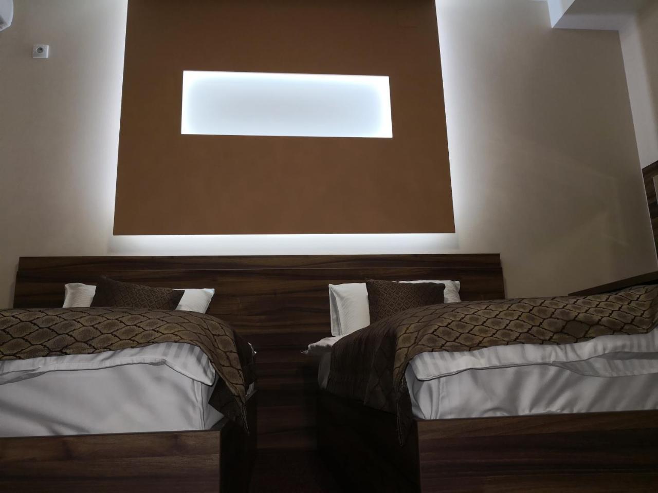 "Poseidon" Centar Aparthotel Stari Banovci Luaran gambar